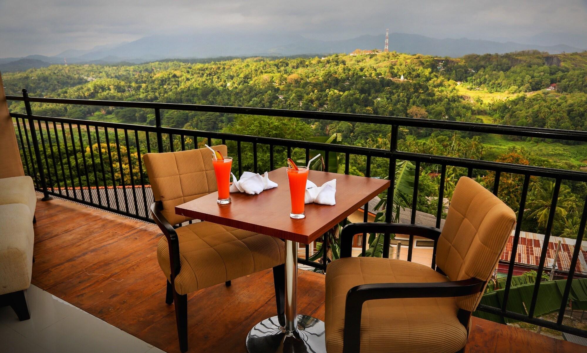Romance Hills Hotel Kandy Bagian luar foto