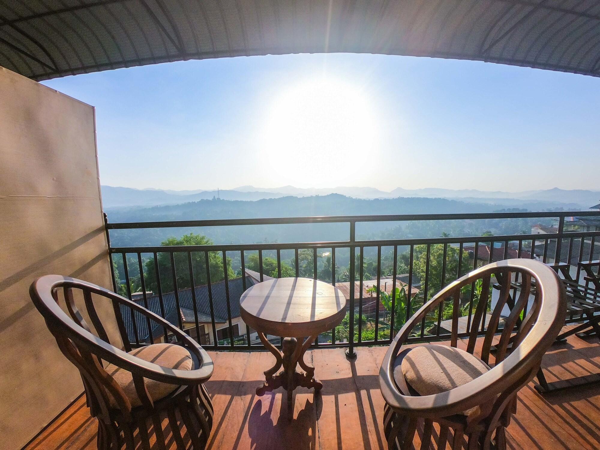 Romance Hills Hotel Kandy Bagian luar foto