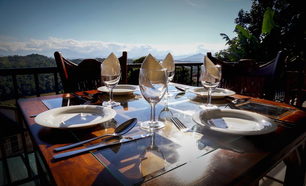 Romance Hills Hotel Kandy Bagian luar foto