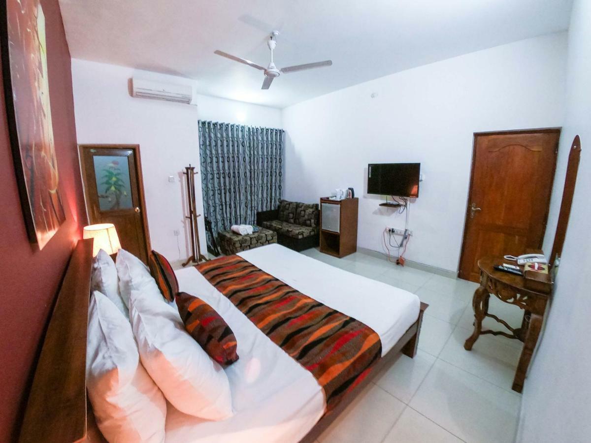 Romance Hills Hotel Kandy Bagian luar foto