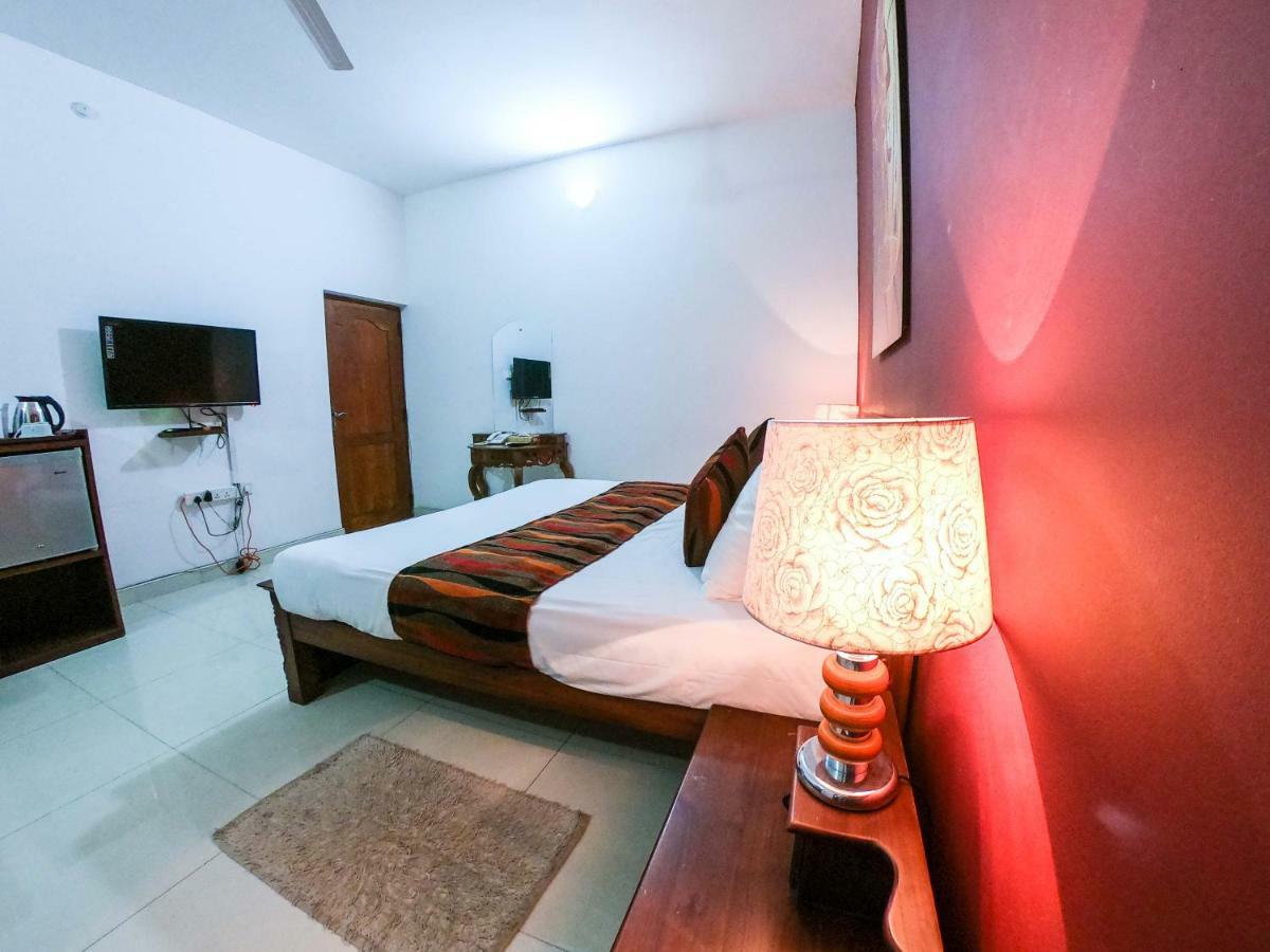 Romance Hills Hotel Kandy Bagian luar foto